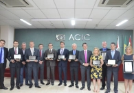 Personalidades, entidades e organiza&ccedil;&otilde;es s&atilde;o homenageadas pela Alesc