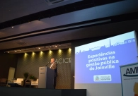 Prefeito de Joinville destaca planejamento e uni&atilde;o como caminhos para o crescimento