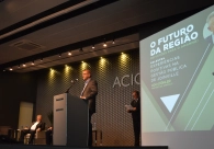 Prefeito de Joinville destaca planejamento e uni&atilde;o como caminhos para o crescimento