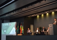 Prefeito de Joinville destaca planejamento e uni&atilde;o como caminhos para o crescimento