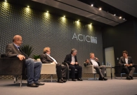 Prefeito de Joinville destaca planejamento e uni&atilde;o como caminhos para o crescimento