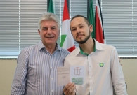  Presidente da Acic re&uacute;ne e homenageia colaboradores 