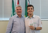  Presidente da Acic re&uacute;ne e homenageia colaboradores 