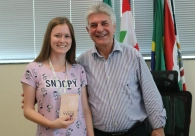  Presidente da Acic re&uacute;ne e homenageia colaboradores 