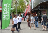 Rea��o da economia reflete-se no aumento do consumo