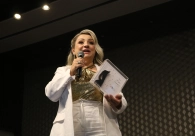 Reconhecimento e emo&ccedil;&atilde;o na entrega do Pr&ecirc;mio Mulher Empres&aacute;ria