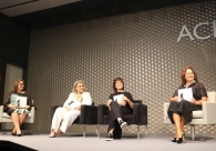 Reconhecimento e emo&ccedil;&atilde;o na entrega do Pr&ecirc;mio Mulher Empres&aacute;ria