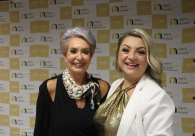 Reconhecimento e emo&ccedil;&atilde;o na entrega do Pr&ecirc;mio Mulher Empres&aacute;ria