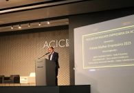 Reconhecimento e emo&ccedil;&atilde;o na entrega do Pr&ecirc;mio Mulher Empres&aacute;ria