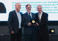 Reencontros e celebra&ccedil;&atilde;o em noite de homenagens na Acic