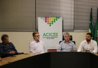 Representatividade pol&iacute;tica e instala&ccedil;&atilde;o de ped&aacute;gios pautam reuni&atilde;o da Acic
