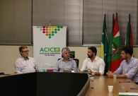 Representatividade pol&iacute;tica e instala&ccedil;&atilde;o de ped&aacute;gios pautam reuni&atilde;o da Acic