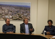 Representatividade pol&iacute;tica e instala&ccedil;&atilde;o de ped&aacute;gios pautam reuni&atilde;o da Acic