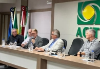 Reuni�o de lideran�as do Sul definiu encontros com ministro dos Transportes e com o governador Jorginho Mello