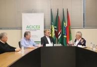 Secret�rio Beto Martins participa de reuni�o na Acic