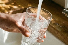 Reparos em adutora na rua Dona Francisca podem afetar abastecimento de &aacute;gua em Joinville nesta quinta-feira