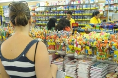 Procon encontra diferen&ccedil;as de at&eacute; R$ 12 em pre&ccedil;os de material escolar em Joinville