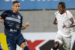 Em noite de pouca inspira&ccedil;&atilde;o, JEC perde para o Barra e fica na lanterna do Catarinense