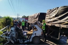 Cinco pessoas morrem em grave colis&atilde;o entre carro e careta na SC-110