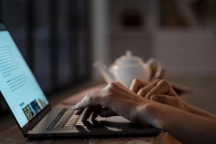 Quem a IA cita e por qu&ecirc;? O caminho para sua empresa virar refer&ecirc;ncia nas respostas