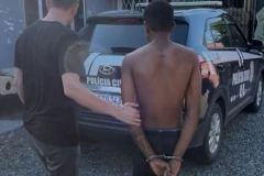 Foragido de alto risco, suspeito por homic&iacute;dios na Bahia &eacute; preso em Araquari