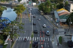Obra em rede de drenagem interdita trecho da rua Princesa Isabel em Joinville