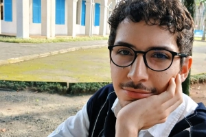 Rafael Bueno: uma m&aacute;quina de costura antiga e um sonho