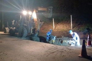 &Aacute;guas de Joinville conclui reparo em adutora e libera tr&acirc;nsito na rua Dona Francisca