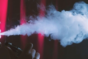 Joinville sanciona lei para prevenir uso de cigarros eletr&ocirc;nicos entre crian&ccedil;as e adolescentes nas escolas