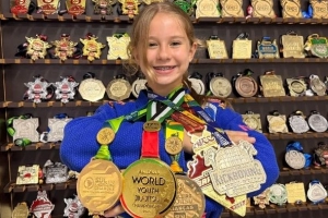 De Joinville para o mundo: aos 10 anos, Sarah Posenatto acumula t&iacute;tulos e chama aten&ccedil;&atilde;o no cen&aacute;rio mundial de jiu-jitsu