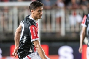 Gabriel Terra tem fratura na f&iacute;bula e desfalca o JEC na S&eacute;rie D