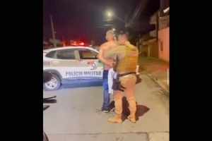 Motorista &eacute; preso ap&oacute;s causar acidente, fugir sem prestar socorro e recusar baf&ocirc;metro em Joinville