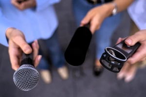 Relacionamento com jornalistas: quando a imprensa confia, a reputa&ccedil;&atilde;o anda mais r&aacute;pido