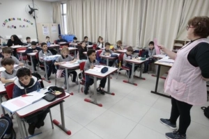Joinville abre concurso com mais de 500 vagas na &aacute;rea da Educa&ccedil;&atilde;o