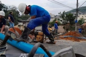 Obras em quatro ruas importantes de Joinville alteram o tr&acirc;nsito e o abastecimento nesta ter&ccedil;a-feira