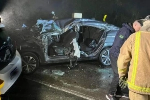 Mulher morre em em grave acidente com caminh&atilde;o na BR-280, em Corup&aacute;