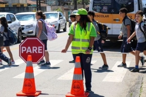 Ap&oacute;s 13 anos, projeto Aluno Guia volta &agrave;s escolas de Joinville