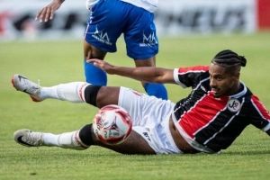 JEC perde para o Carlos Renaux e completa cinco jogos sem vencer no Catarinense