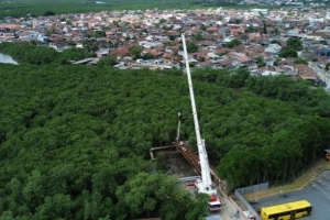 Obra da Ponte An&ecirc;monas avan&ccedil;a e inicia crava&ccedil;&atilde;o de estacas em Joinville