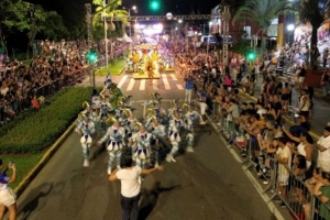Carnaval de Joinville tem desfile das escolas de samba e encontro de blocos neste fim de semana