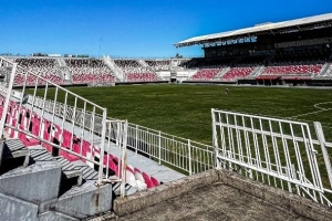 Com port&otilde;es fechados, JEC enfrenta o Carlos Renaux pelo quadrangular do rebaixamento