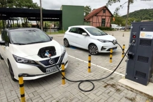 Joinville discute regras para instala&ccedil;&atilde;o de carregadores de carros el&eacute;tricos em pr&eacute;dios residenciais