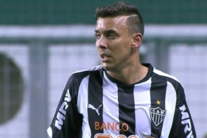 JEC contrata zagueiro campe&atilde;o da Copa do Brasil pelo Atl&eacute;tico-MG