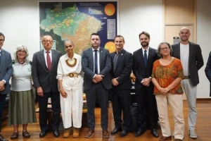 Comitiva de Joinville se re&uacute;ne com a ministra Marina Silva para discutir cria&ccedil;&atilde;o de parque nacional no Quiriri