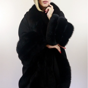 Poncho em Cashmere Preto | BOREAL