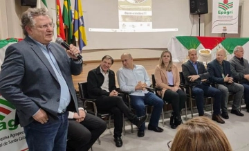 Novidade na produção: SindArroz-SC prestigia lançamento de novo cultivar do grão de arroz