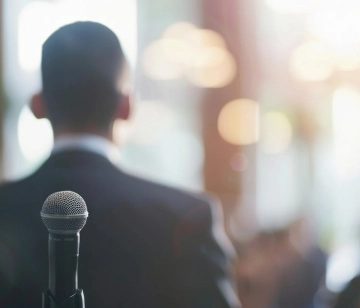 Como preparar porta-vozes para momentos sens&iacute;veis sem roteirizar a verdade