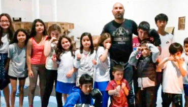 Equipe de Muay Thai que tem apoio da Cerpalo disputa competição estadual