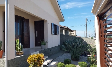 CASA COM EDÍCULA - DEMBOSKI, IÇARA