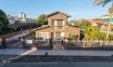 CASA - CENTRO - IÇARA